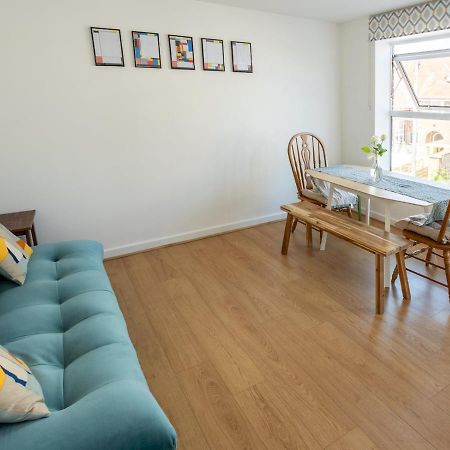 Pass The Keys Modern Stylish Apartment With Parking Bournemouth Exterior photo